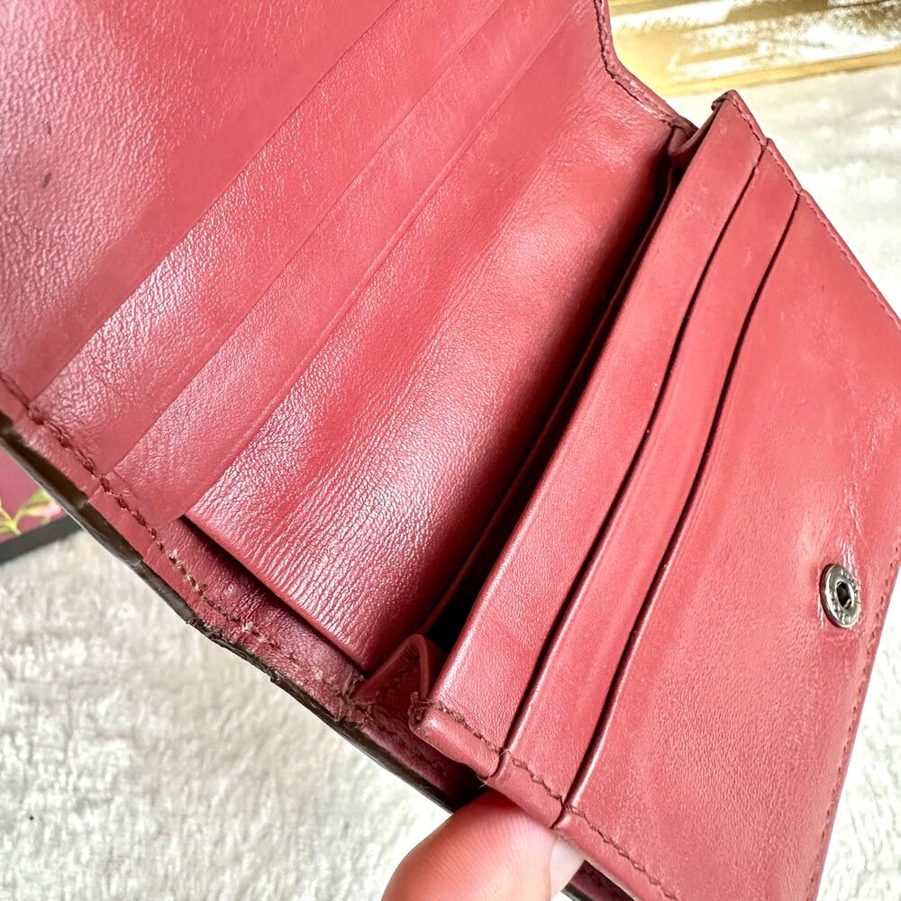 Gucci Flora Compact Wallet, Wristlet clutch GOOD USED! BEAUTIFUL! With chain - Picture 10 of 16